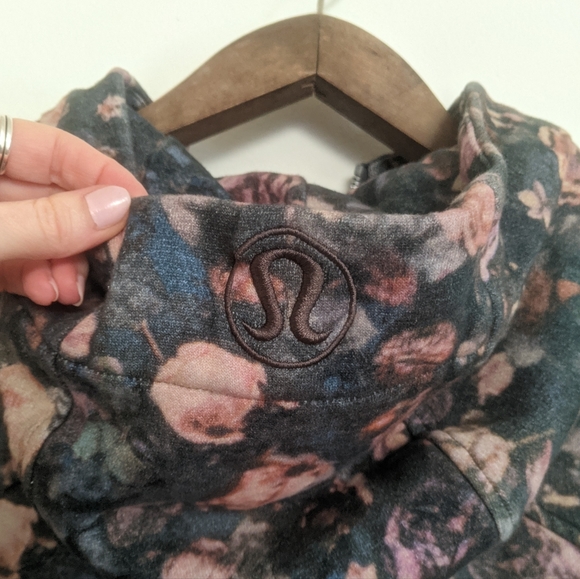 Lululemon Scuba Hoodie Light Cotton Fleece Frosted Rose Multi Size 8 - Picture 13 of 13